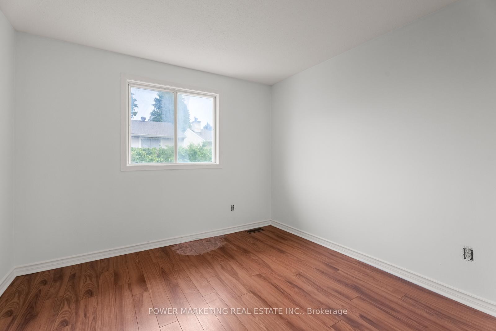 Photo 25 of 1631 Saxony Crescent, Ottawa, Pineview — HOMEH