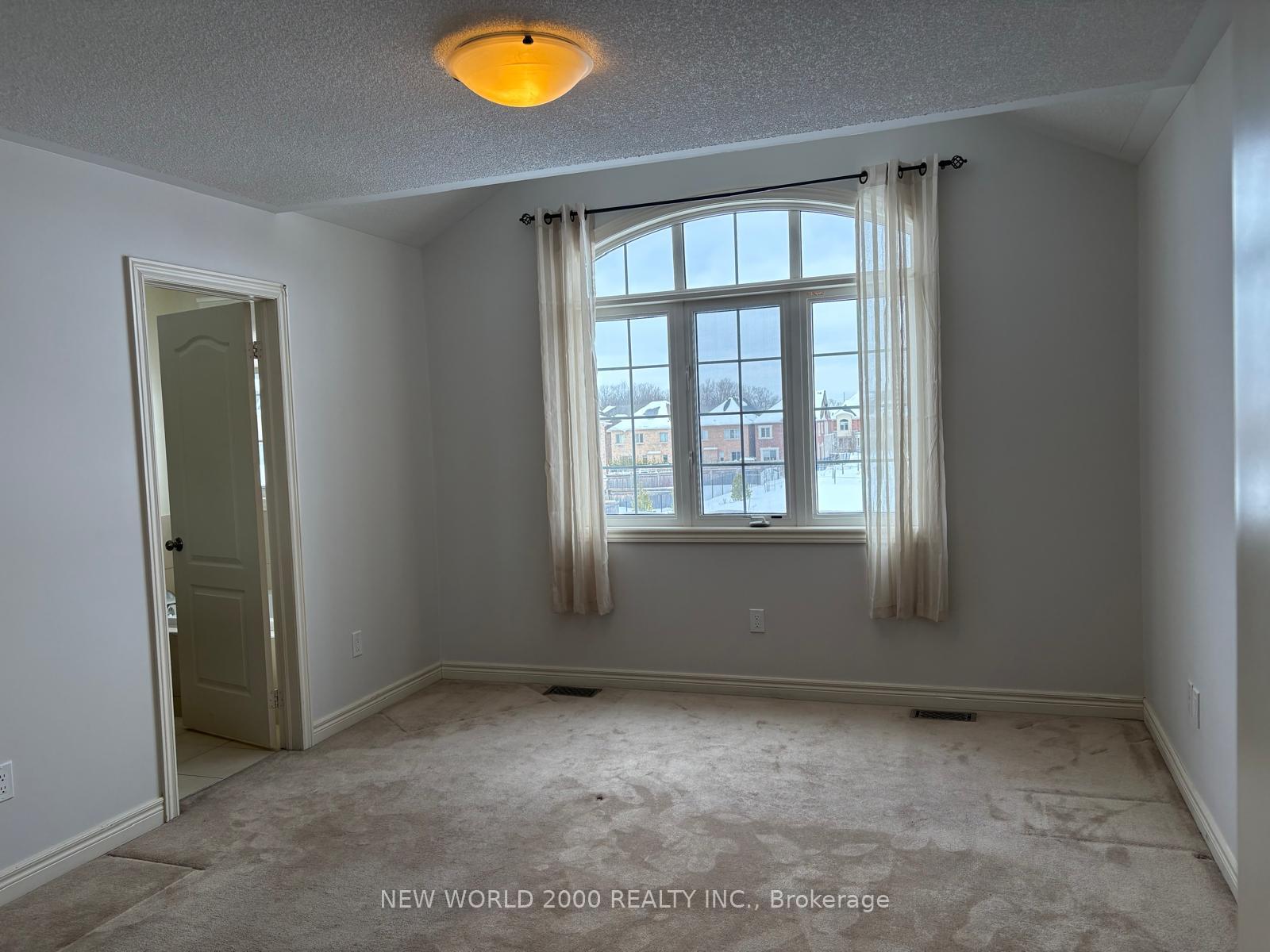 Photo 13 of 10 Peter Miller Street, Aurora, Rural Aurora — HOMEH