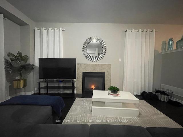 Photo 4 of 68 Thornbush Boulevard, Brampton, Northwest Brampton — HOMEH