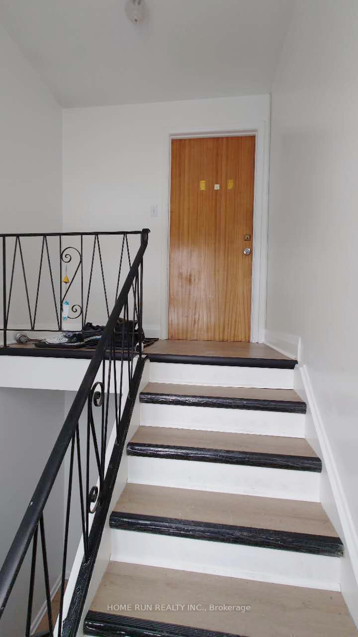 Photo 2 of Unit 1, 1158 Clyde Avenue, Ottawa, Copeland Park — HOMEH