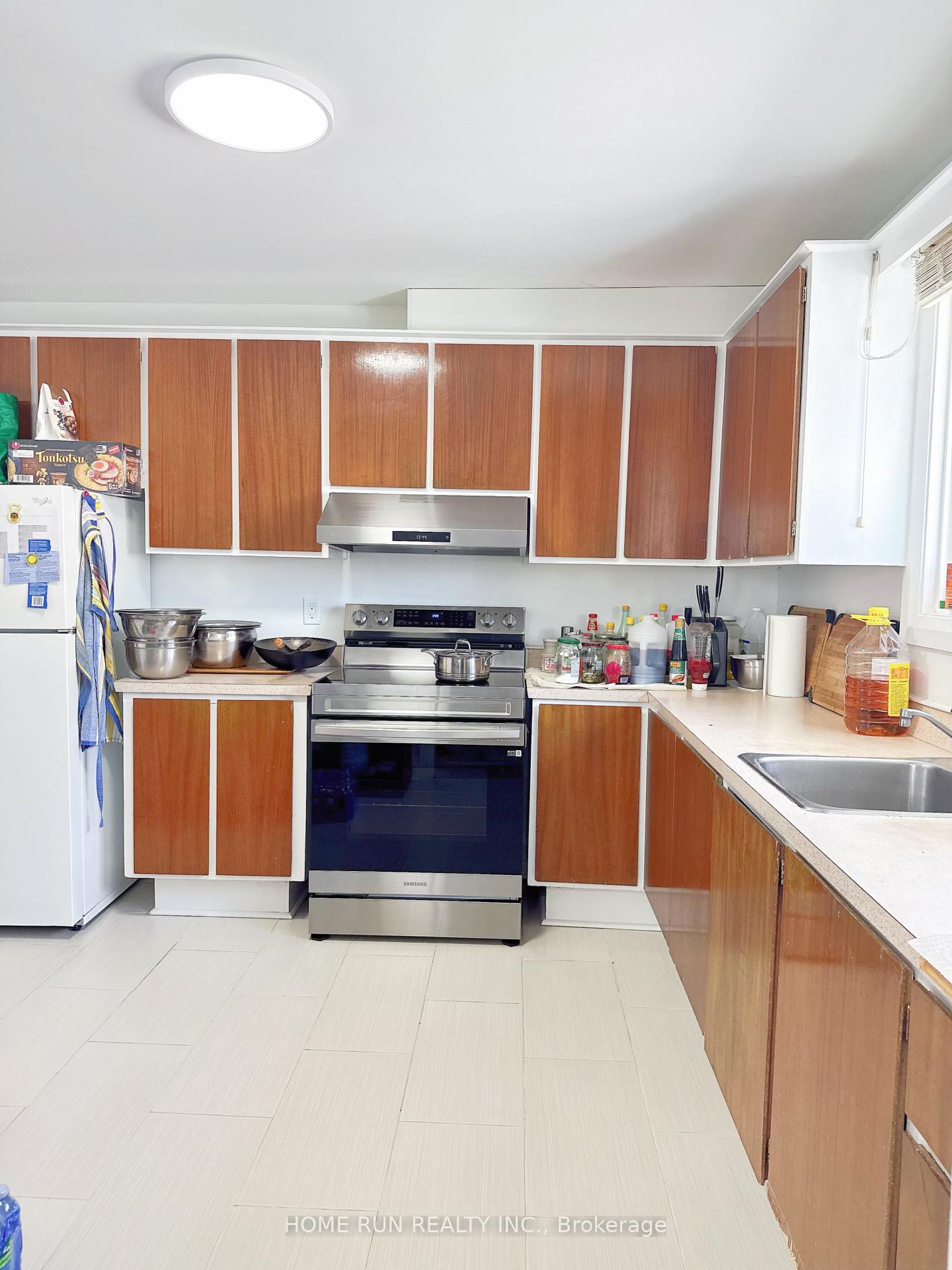 Photo 3 of Unit 1, 1158 Clyde Avenue, Ottawa, Copeland Park — HOMEH