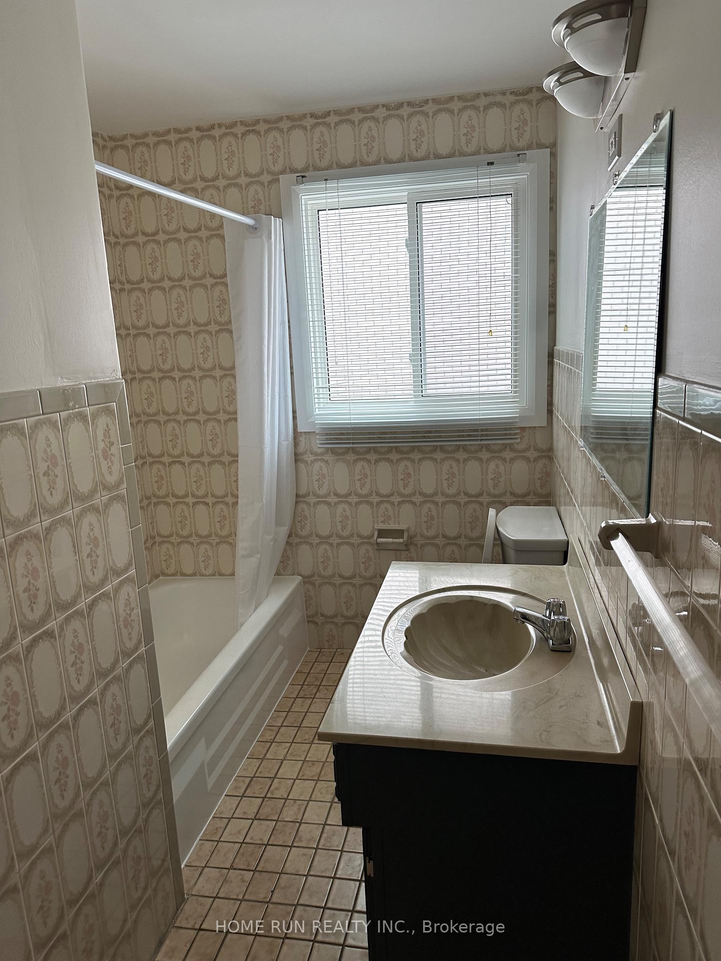 Photo 7 of Unit 1, 1158 Clyde Avenue, Ottawa, Copeland Park — HOMEH
