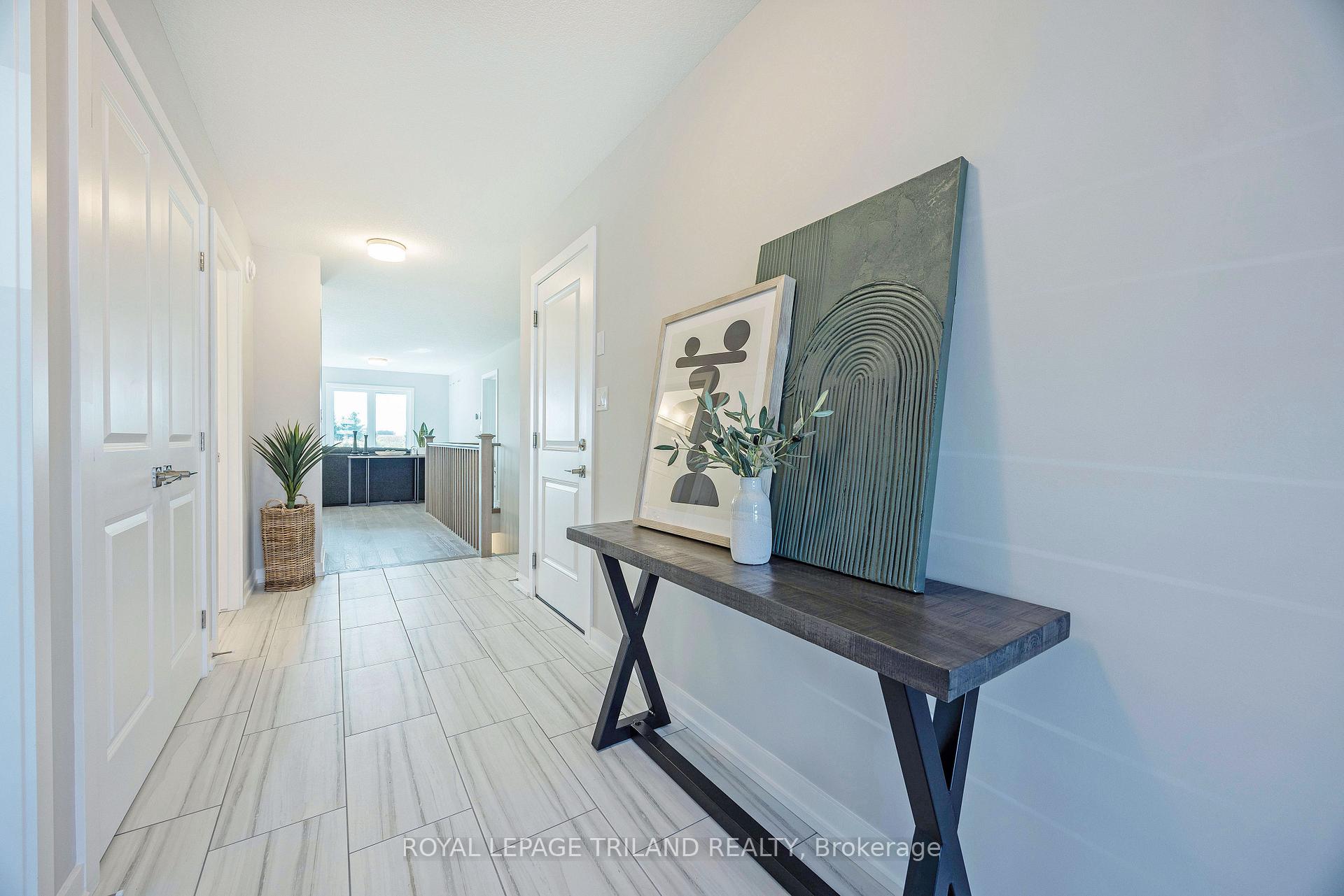 Photo 2 of 78 Empire Parkway, St. Thomas — HOMEH