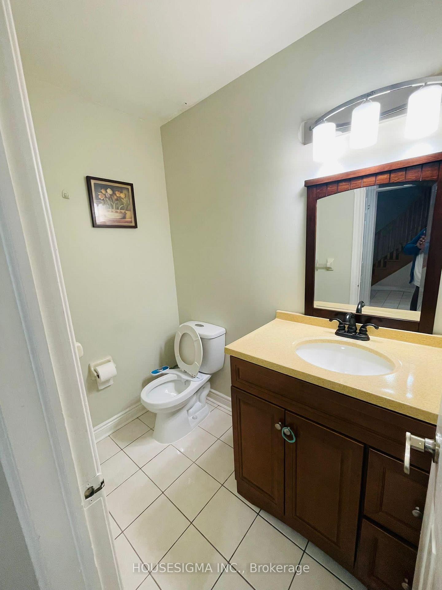 Photo 6 of 106 Black Oak Drive, Brampton, Sandringham-Wellington — HOMEH