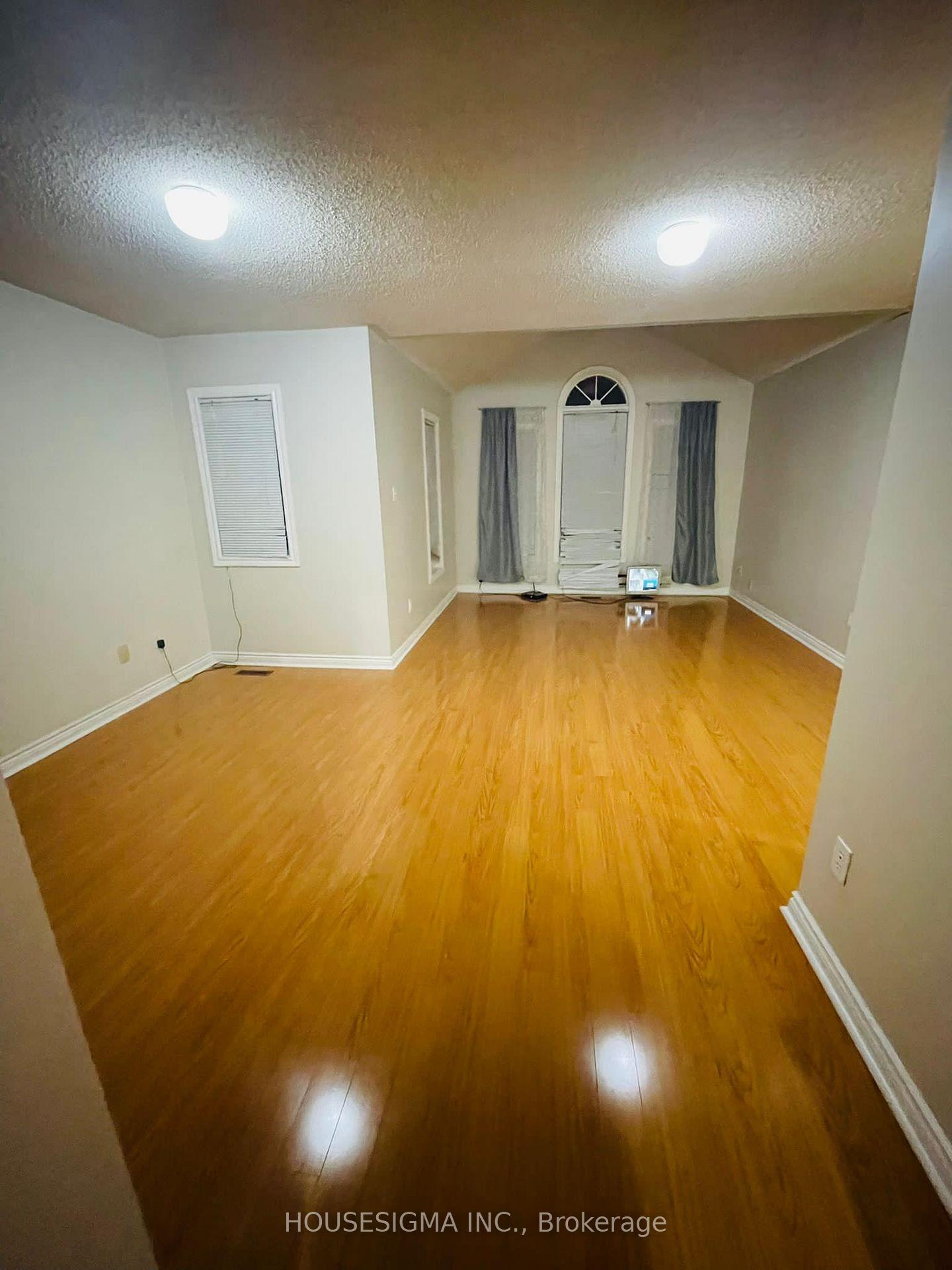 Photo 9 of 106 Black Oak Drive, Brampton, Sandringham-Wellington — HOMEH