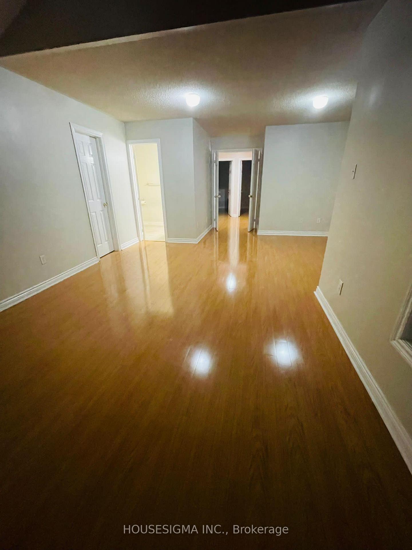 Photo 10 of 106 Black Oak Drive, Brampton, Sandringham-Wellington — HOMEH