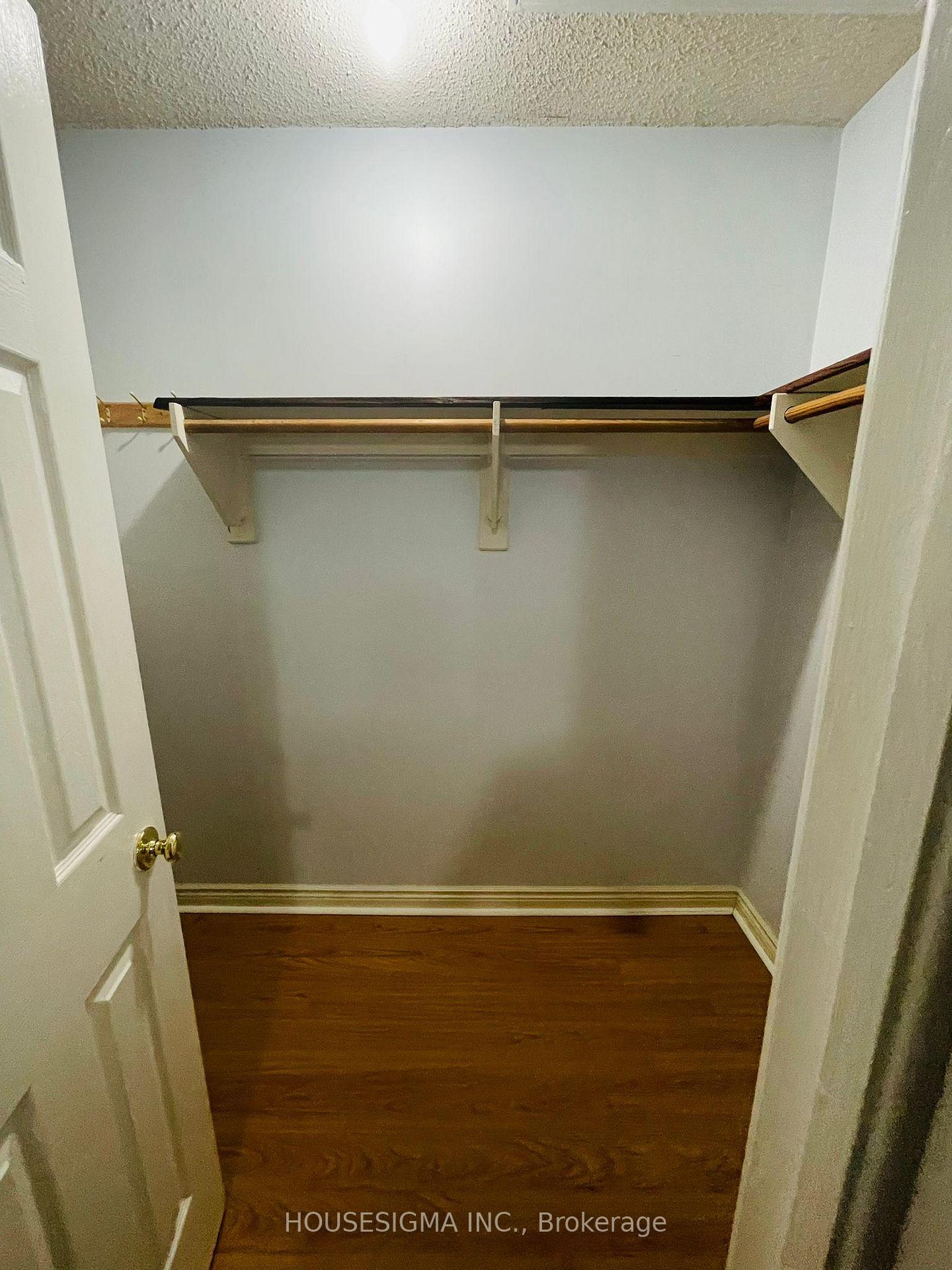 Photo 14 of 106 Black Oak Drive, Brampton, Sandringham-Wellington — HOMEH
