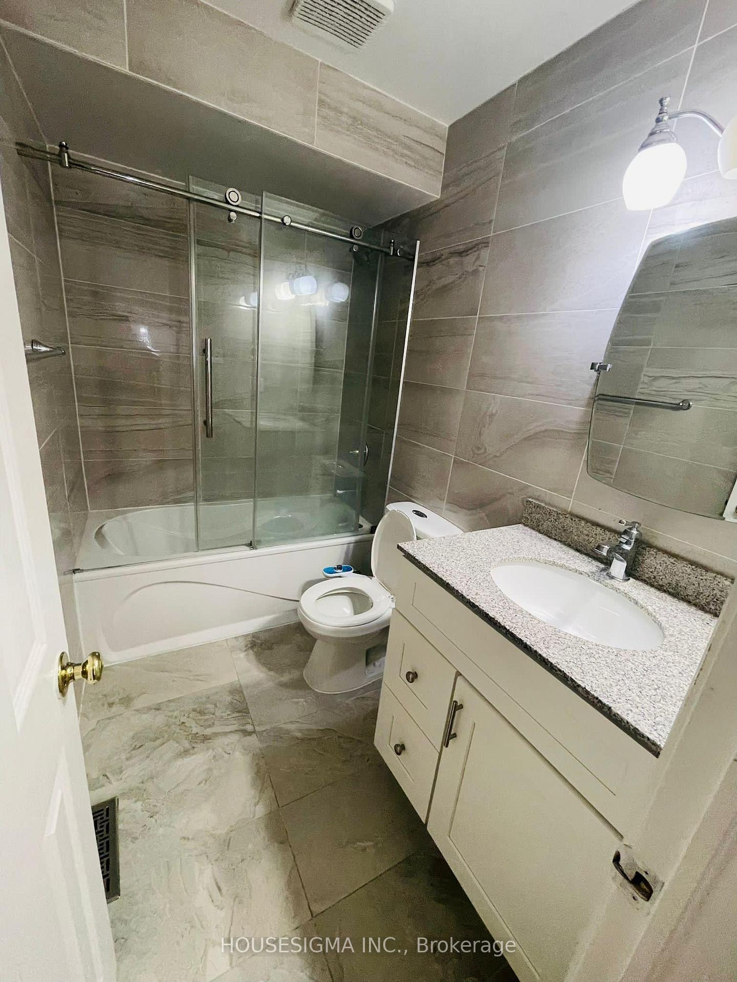 Photo 16 of 106 Black Oak Drive, Brampton, Sandringham-Wellington — HOMEH