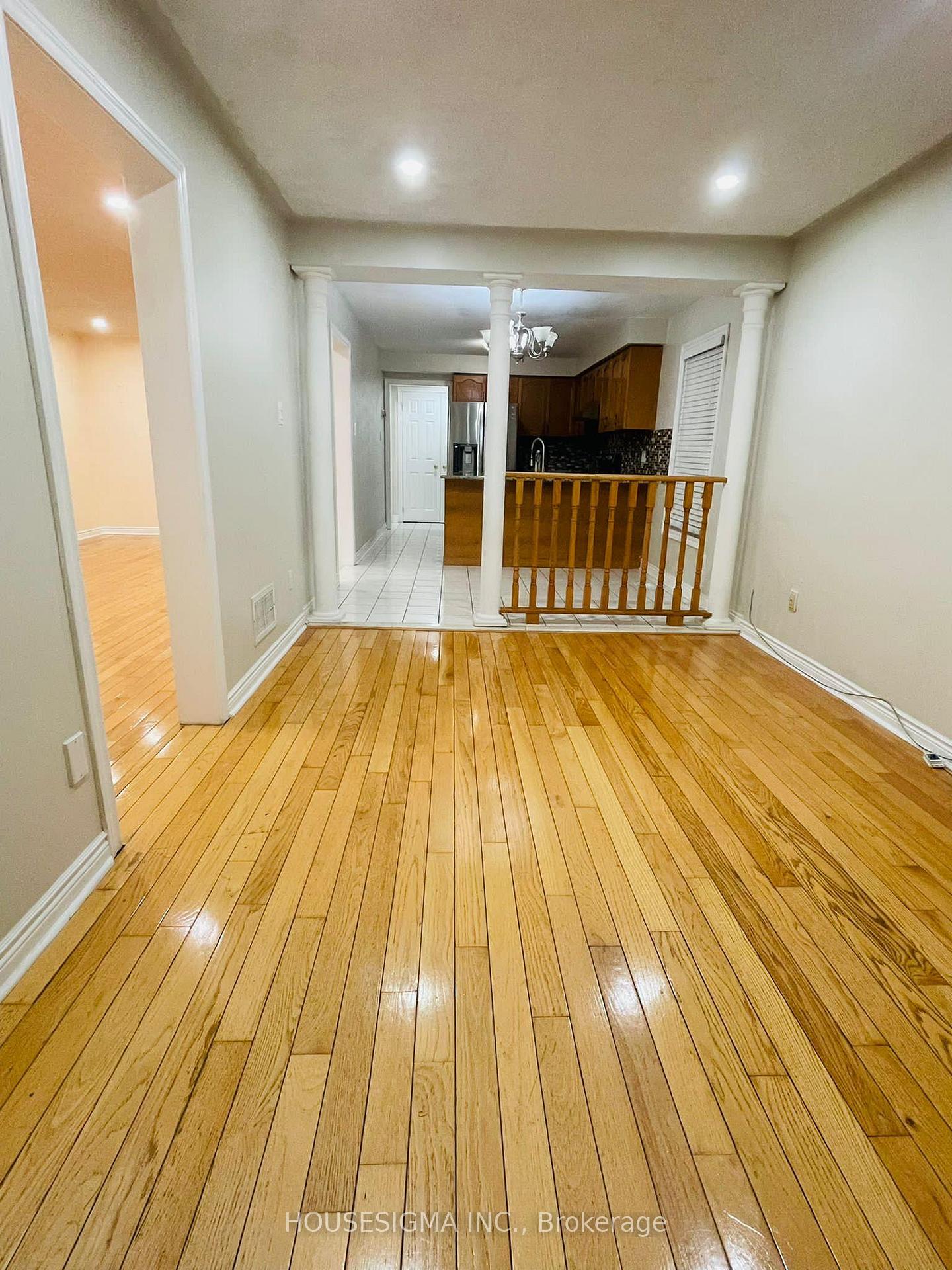 Photo 17 of 106 Black Oak Drive, Brampton, Sandringham-Wellington — HOMEH
