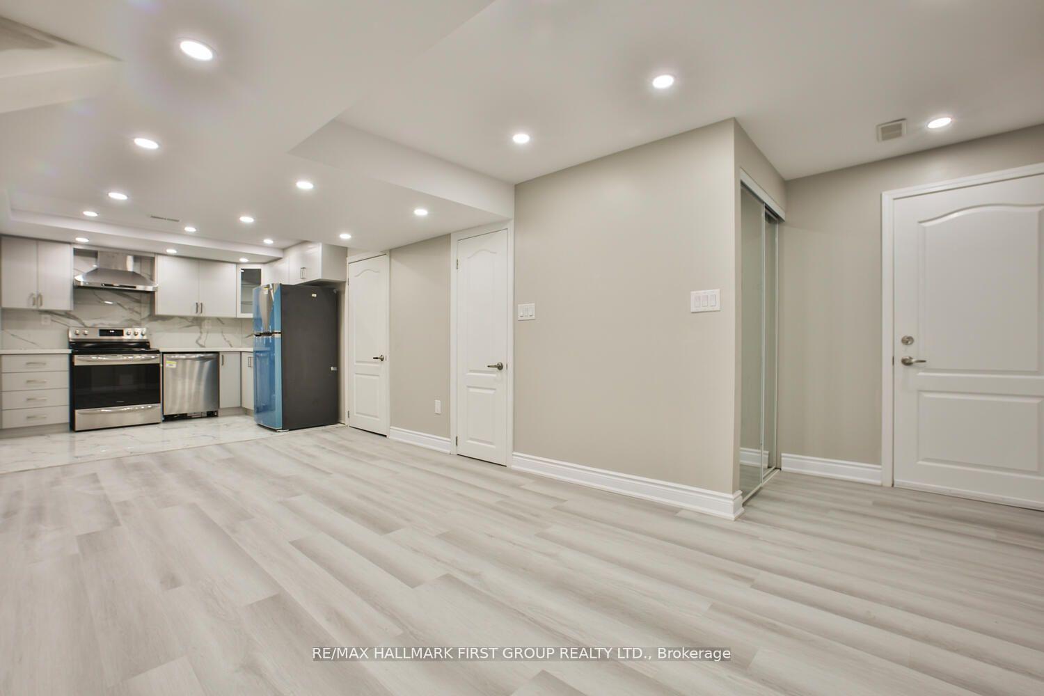 Front of Unit Lower, 12 Feeder Street