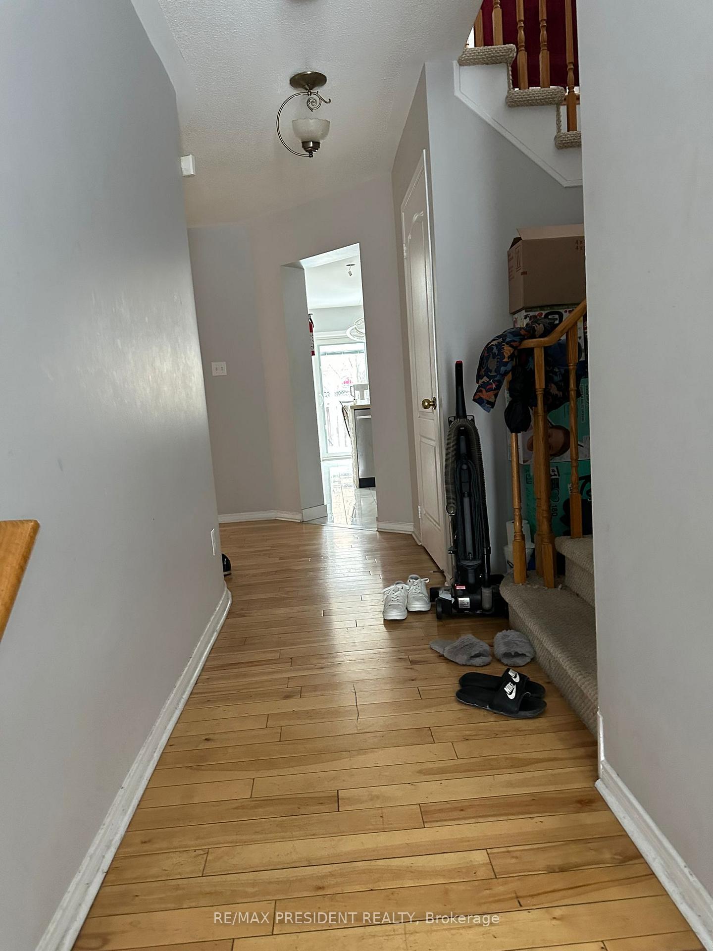 Photo 2 of 70 Mccrimmon Drive, Brampton, Fletcher's Meadow — HOMEH