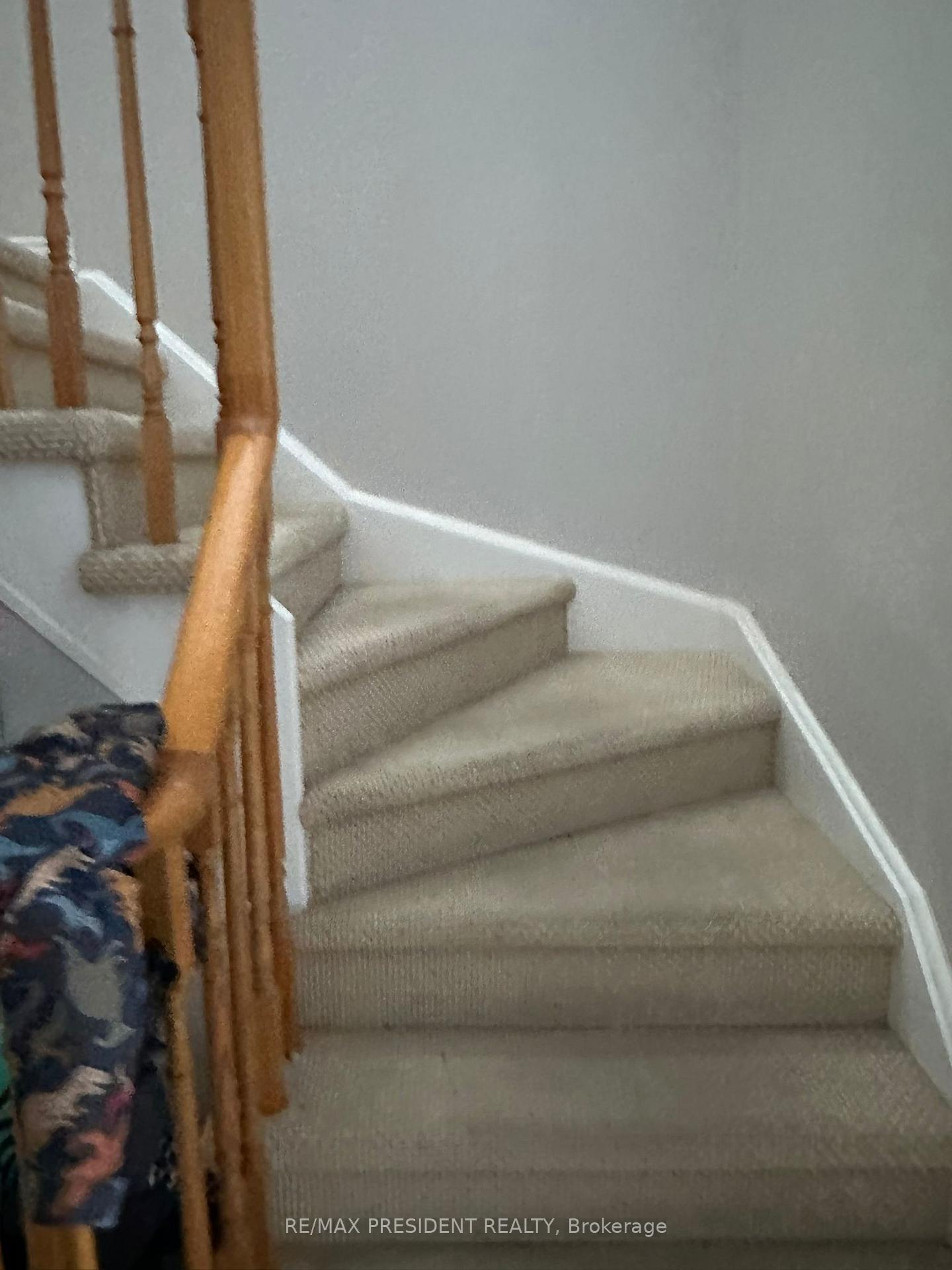 Photo 8 of 70 Mccrimmon Drive, Brampton, Fletcher's Meadow — HOMEH