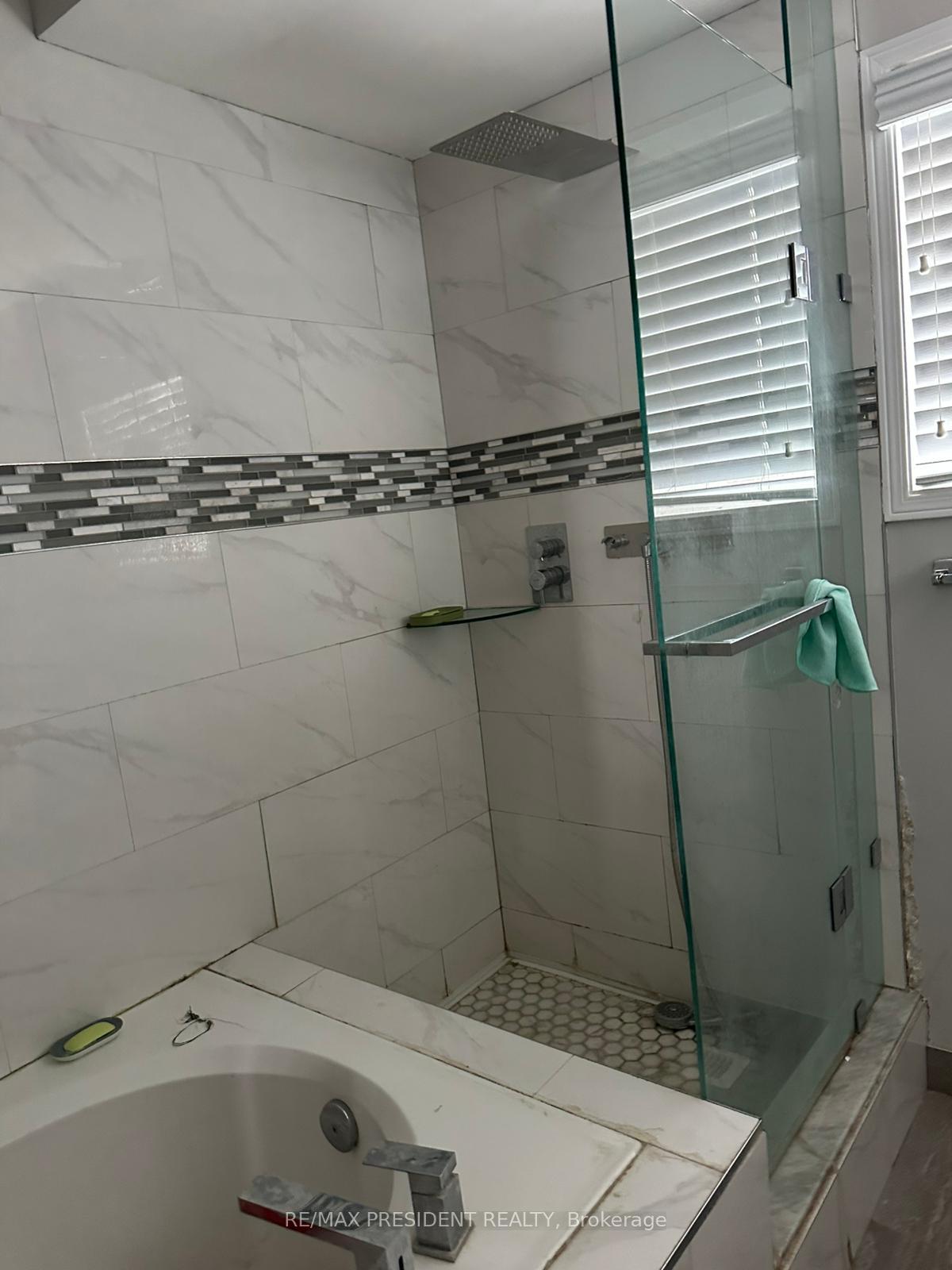 Photo 12 of 70 Mccrimmon Drive, Brampton, Fletcher's Meadow — HOMEH