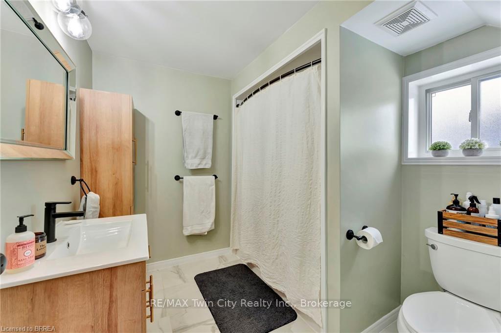 Photo 14 of 25 Barnabus Street, Hamilton, Kirkendall — HOMEH