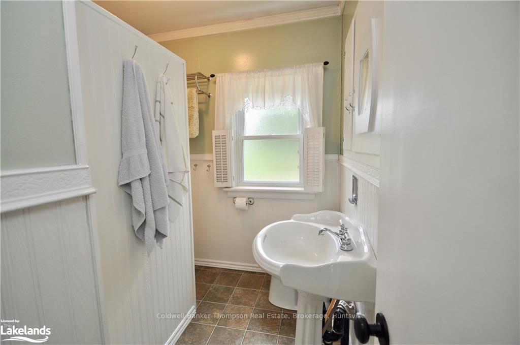 Photo 11 of Unit A, 1743 Highway 518, Kearney — HOMEH