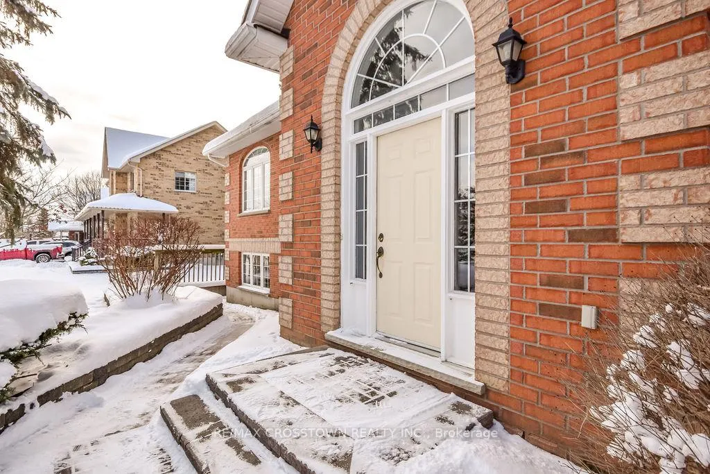 Photo 5 of 25 Cunningham Drive, Essa, Thornton — HOMEH