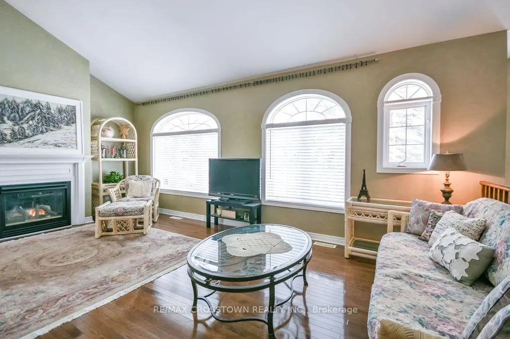 Photo 9 of 25 Cunningham Drive, Essa, Thornton — HOMEH
