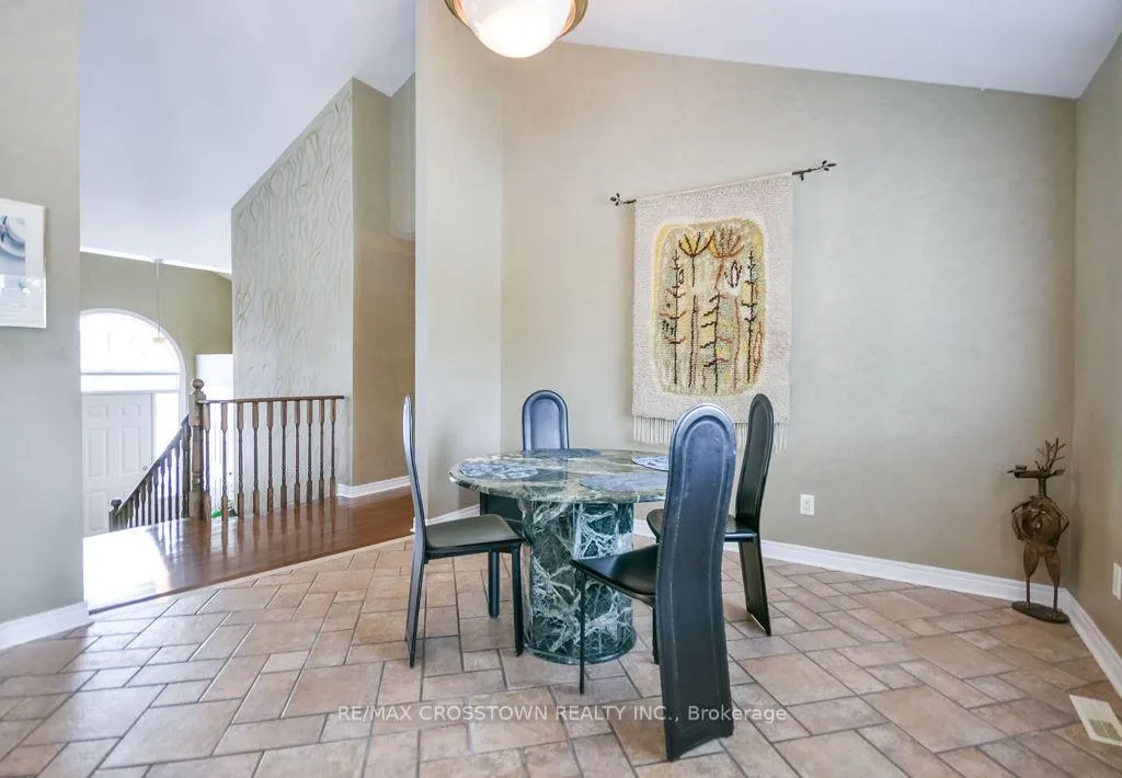 Photo 12 of 25 Cunningham Drive, Essa, Thornton — HOMEH