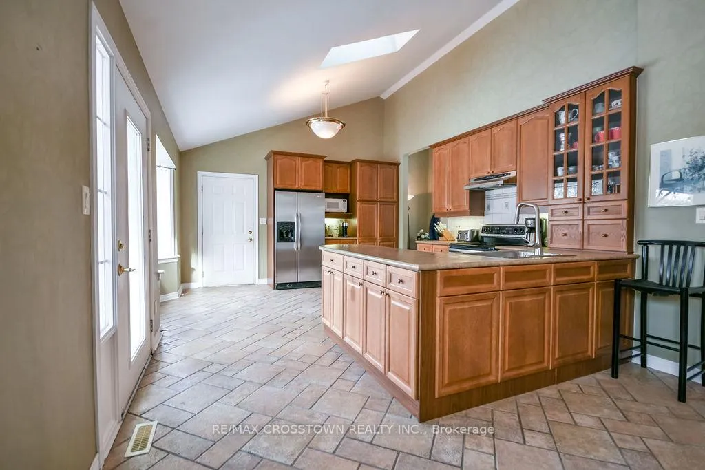 Photo 16 of 25 Cunningham Drive, Essa, Thornton — HOMEH