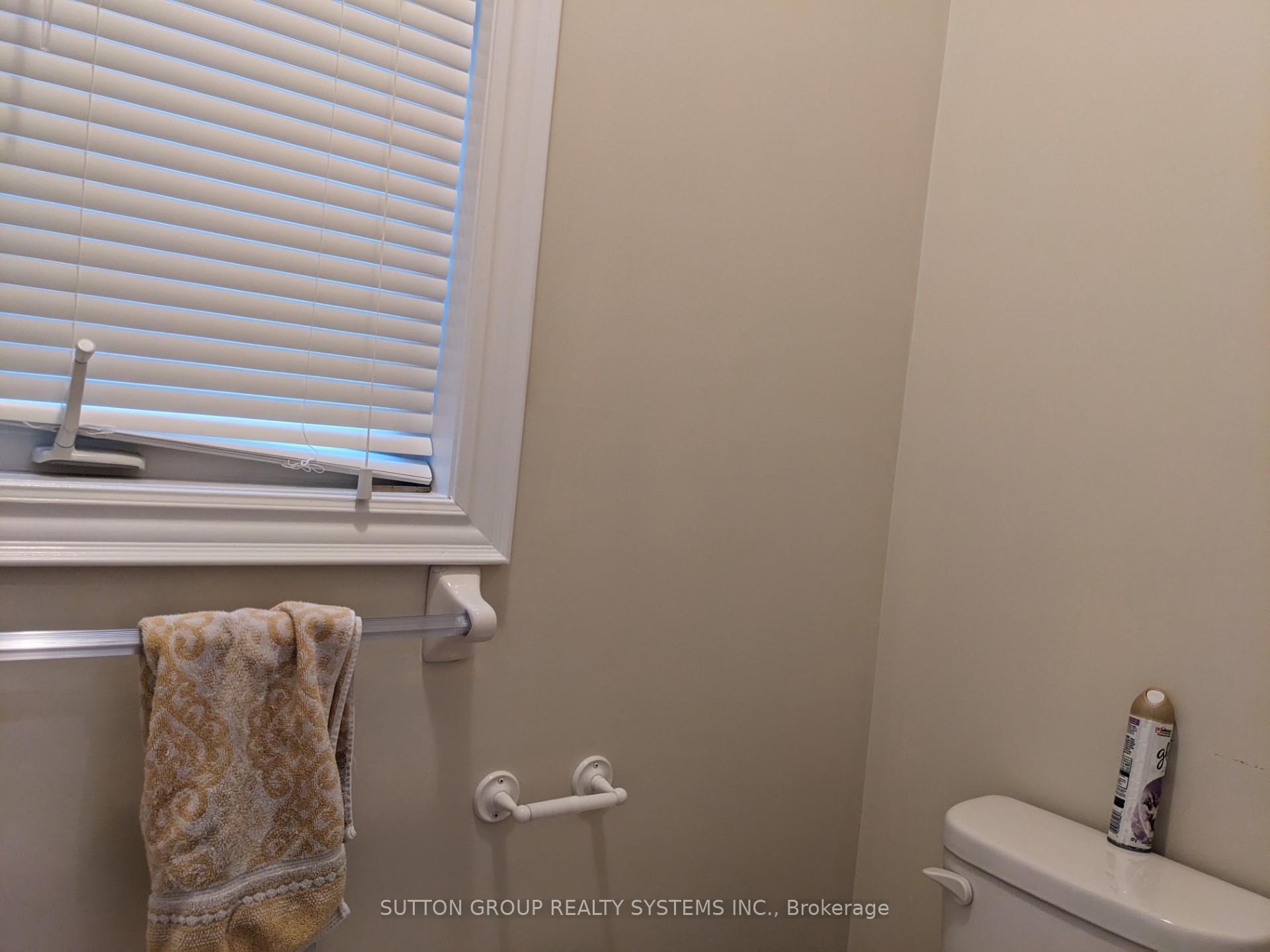 Photo 3 of 18 Lackington Street, Brampton, Credit Valley — HOMEH