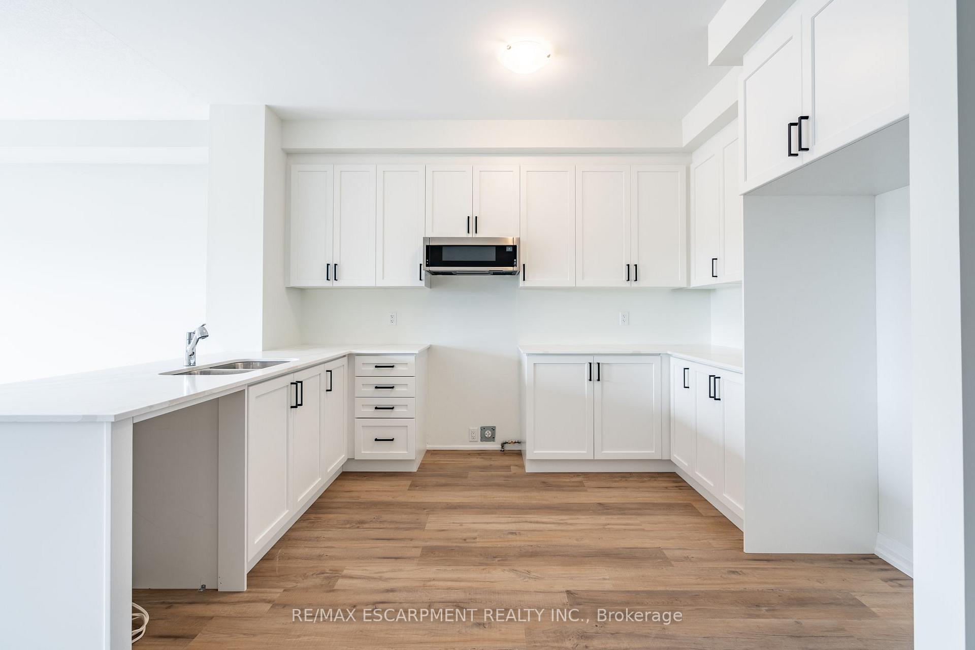 Photo 7 of 189 Lormont Boulevard, Hamilton, Stoney Creek Mountain — HOMEH