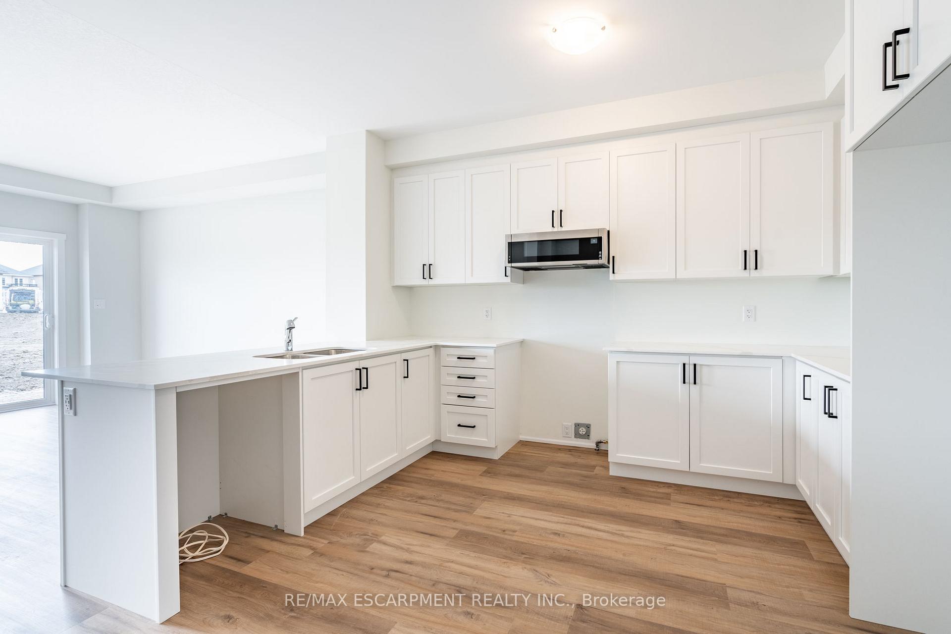 Photo 9 of 189 Lormont Boulevard, Hamilton, Stoney Creek Mountain — HOMEH