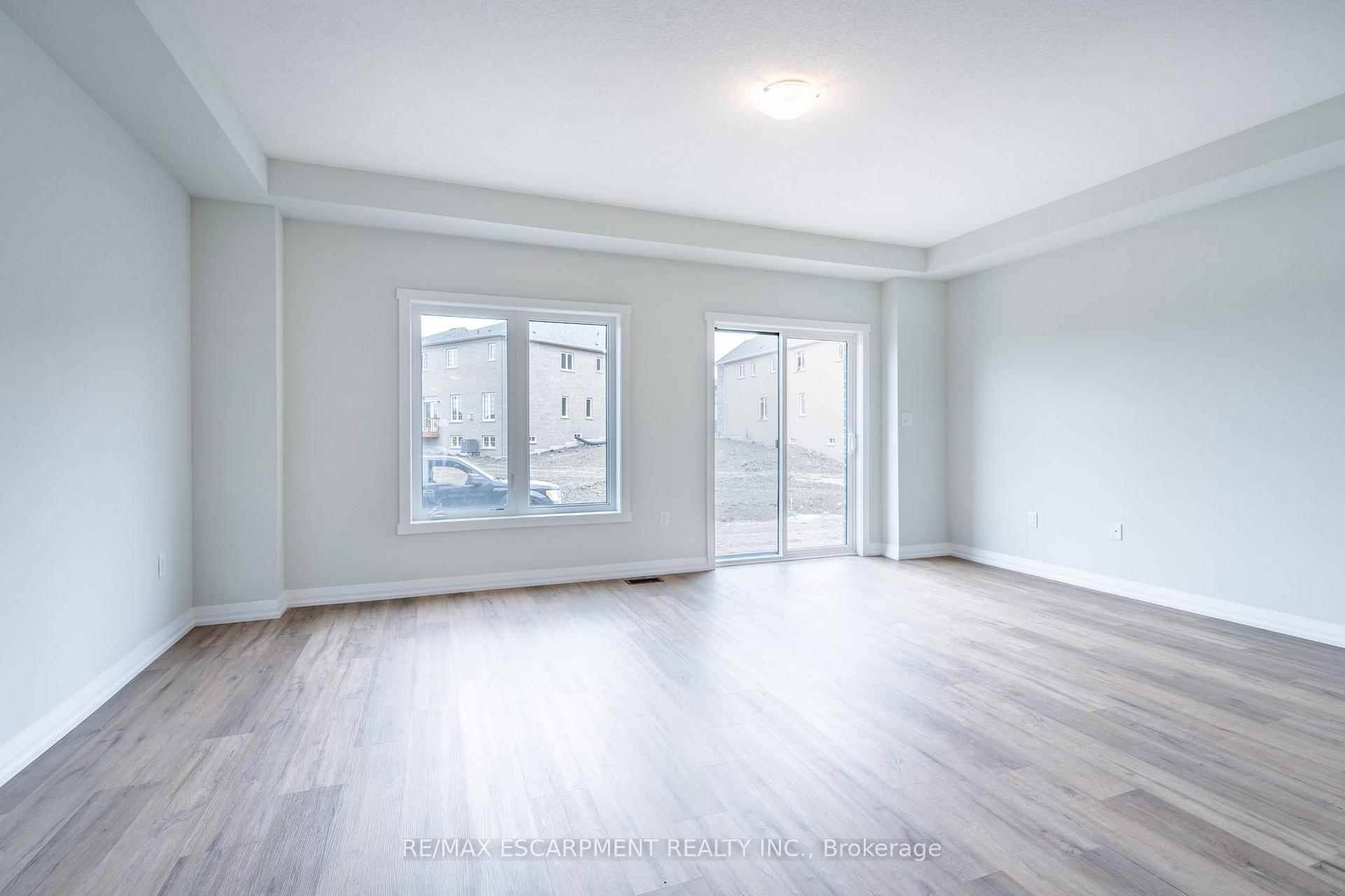 Photo 13 of 189 Lormont Boulevard, Hamilton, Stoney Creek Mountain — HOMEH
