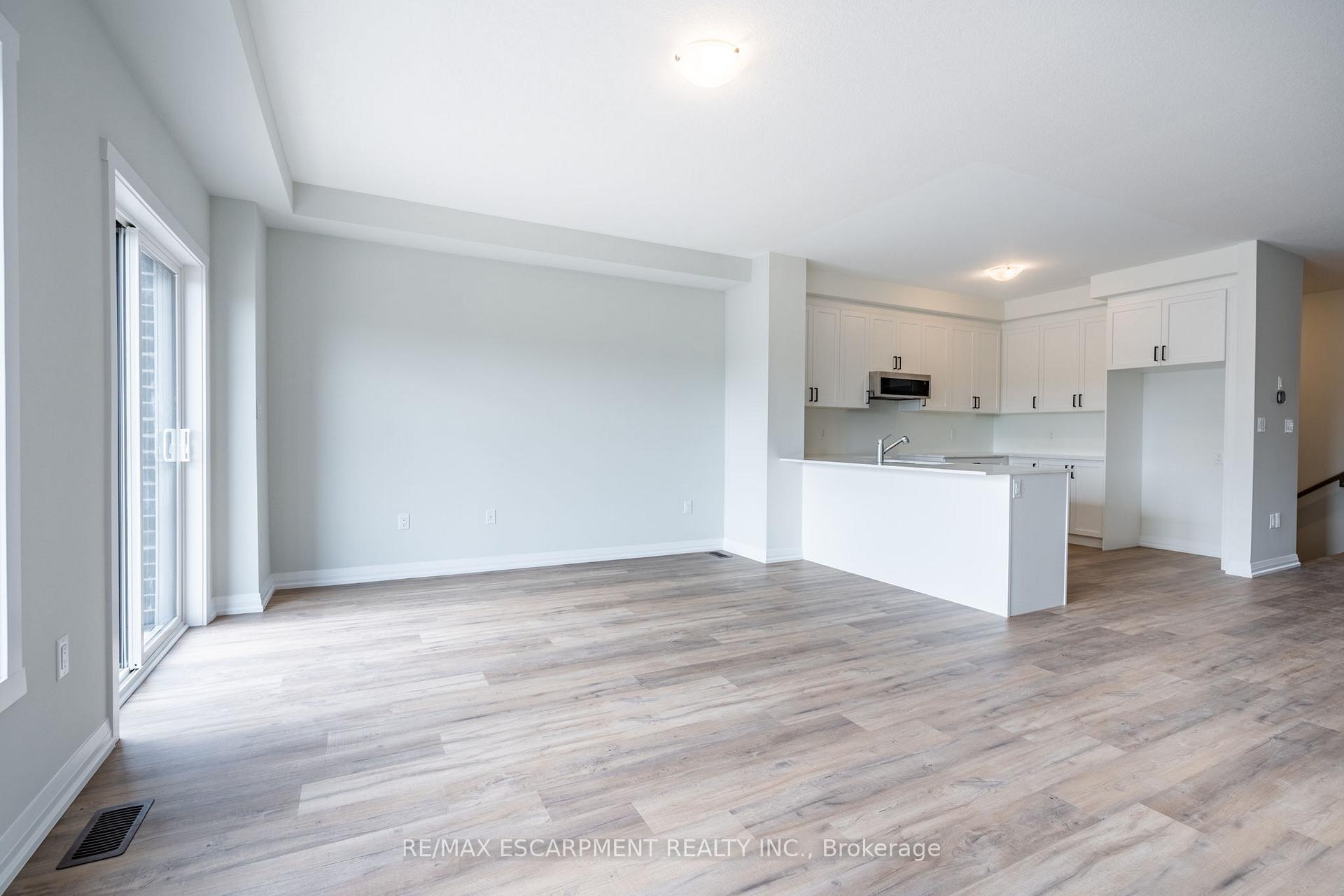 Photo 14 of 189 Lormont Boulevard, Hamilton, Stoney Creek Mountain — HOMEH