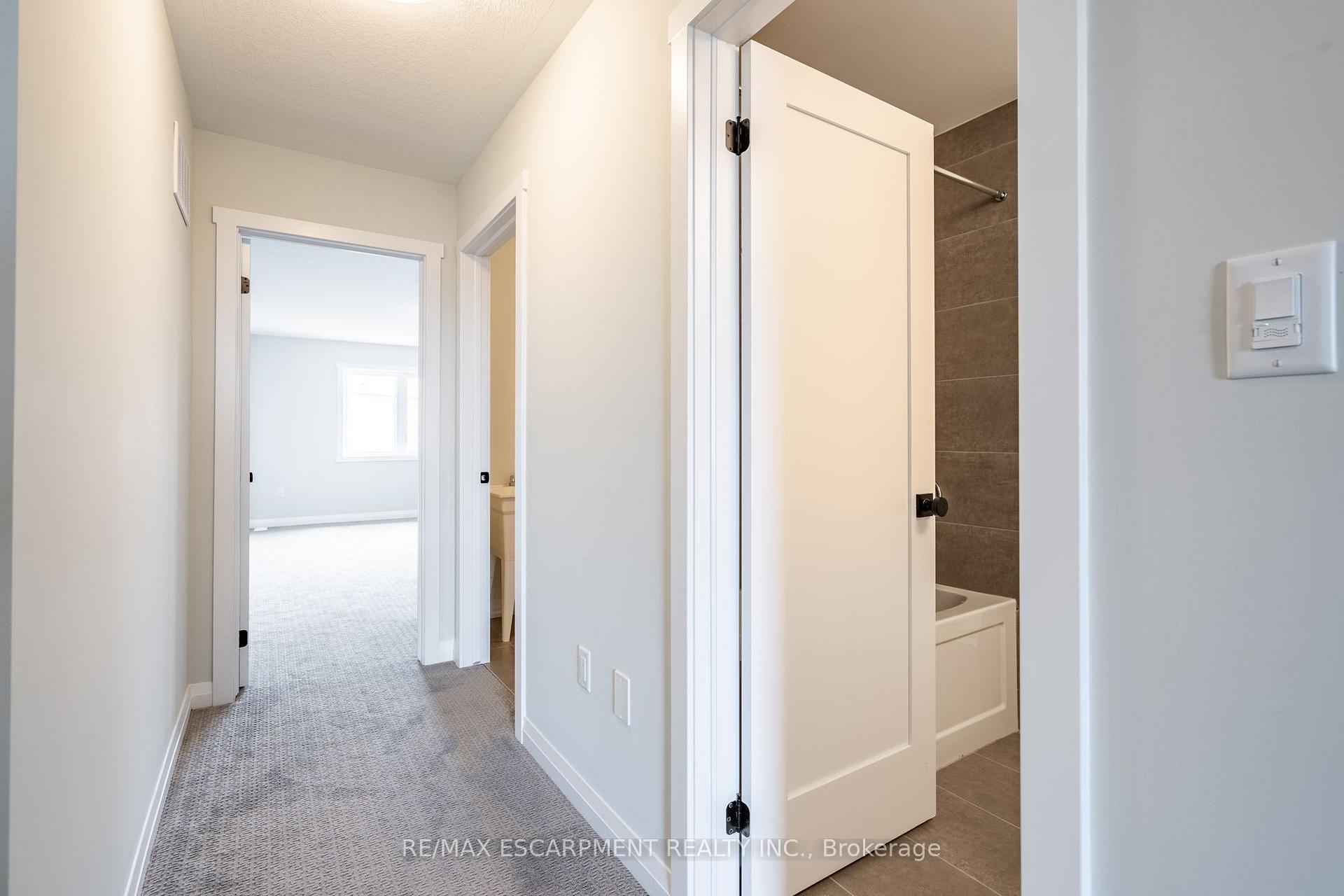 Photo 18 of 189 Lormont Boulevard, Hamilton, Stoney Creek Mountain — HOMEH