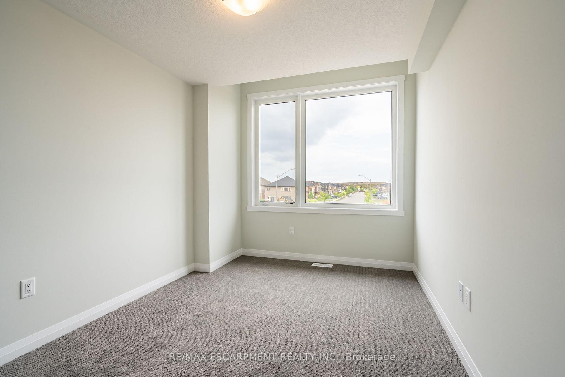Photo 21 of 189 Lormont Boulevard, Hamilton, Stoney Creek Mountain — HOMEH