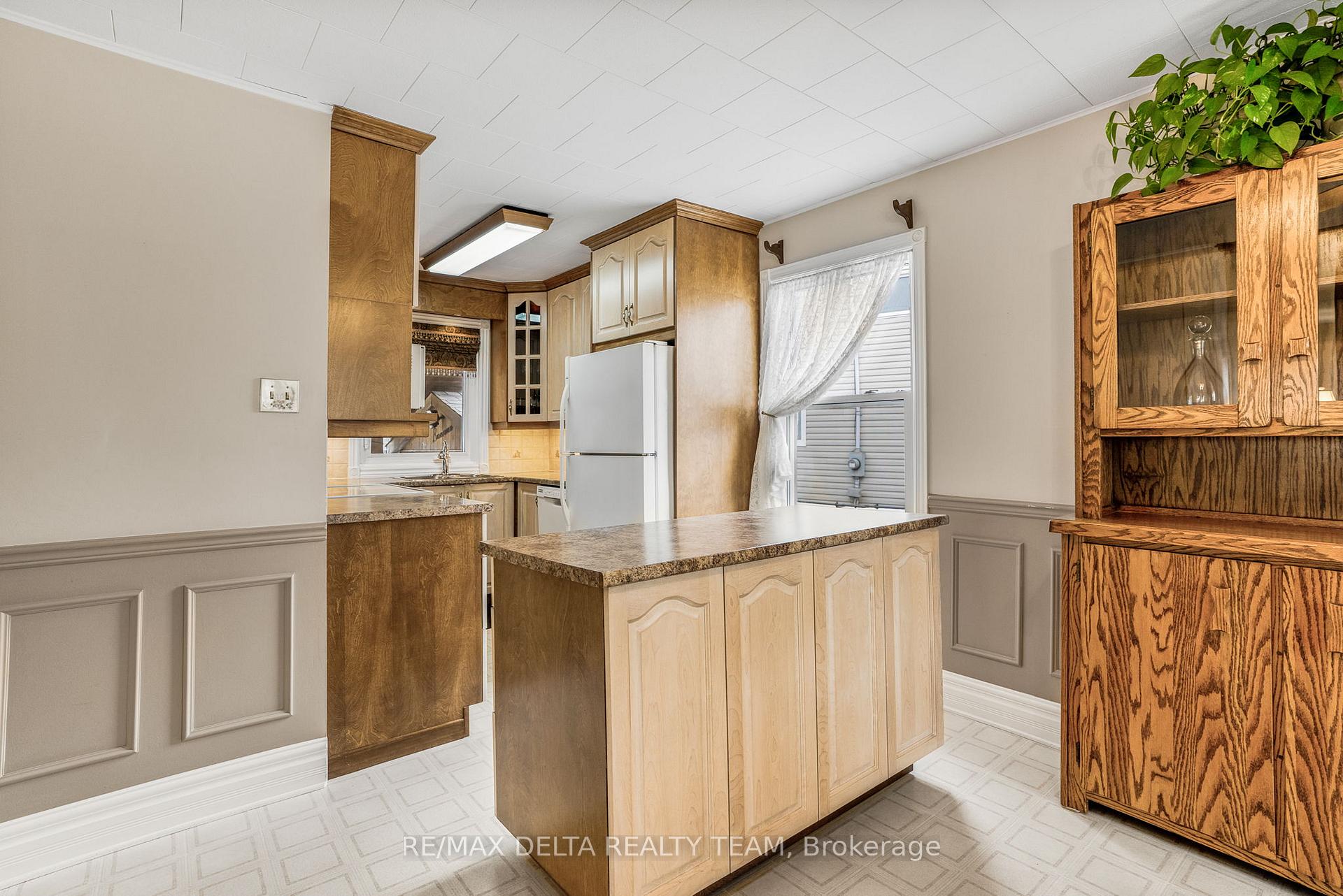 Photo 7 of 237 Crerar Avenue, Ottawa, Carlington — HOMEH