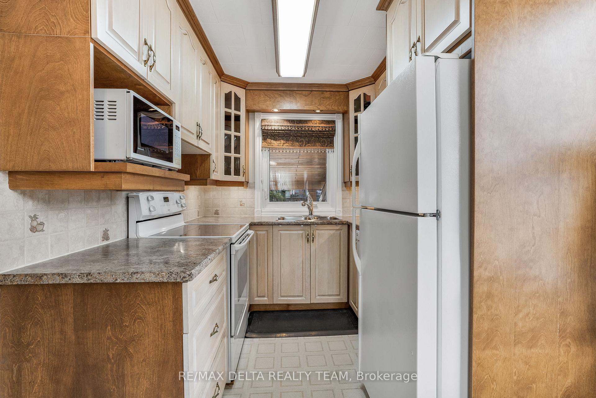 Photo 8 of 237 Crerar Avenue, Ottawa, Carlington — HOMEH