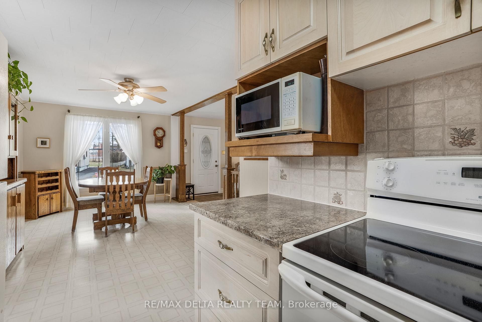 Photo 15 of 237 Crerar Avenue, Ottawa, Carlington — HOMEH