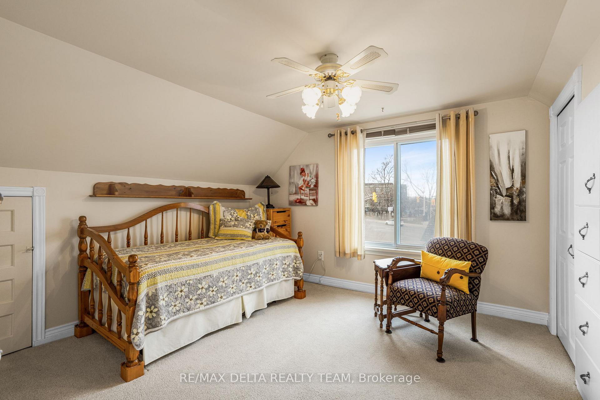 Photo 18 of 237 Crerar Avenue, Ottawa, Carlington — HOMEH