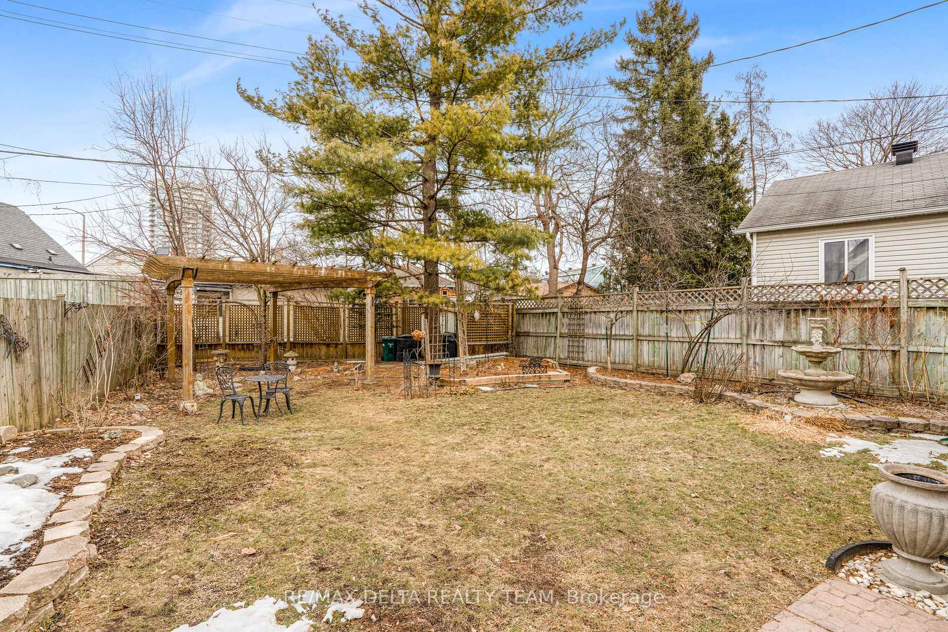 Photo 22 of 237 Crerar Avenue, Ottawa, Carlington — HOMEH