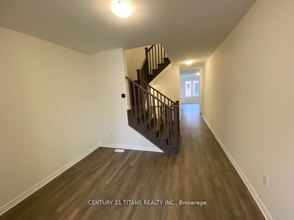 Photo 4 of 11 Boat Street, Brampton, Northwest Brampton — HOMEH