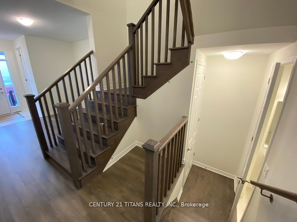 Photo 5 of 11 Boat Street, Brampton, Northwest Brampton — HOMEH