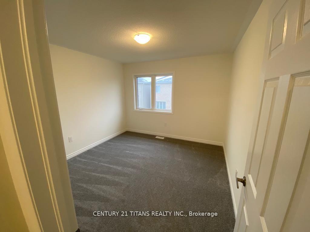 Photo 16 of 11 Boat Street, Brampton, Northwest Brampton — HOMEH