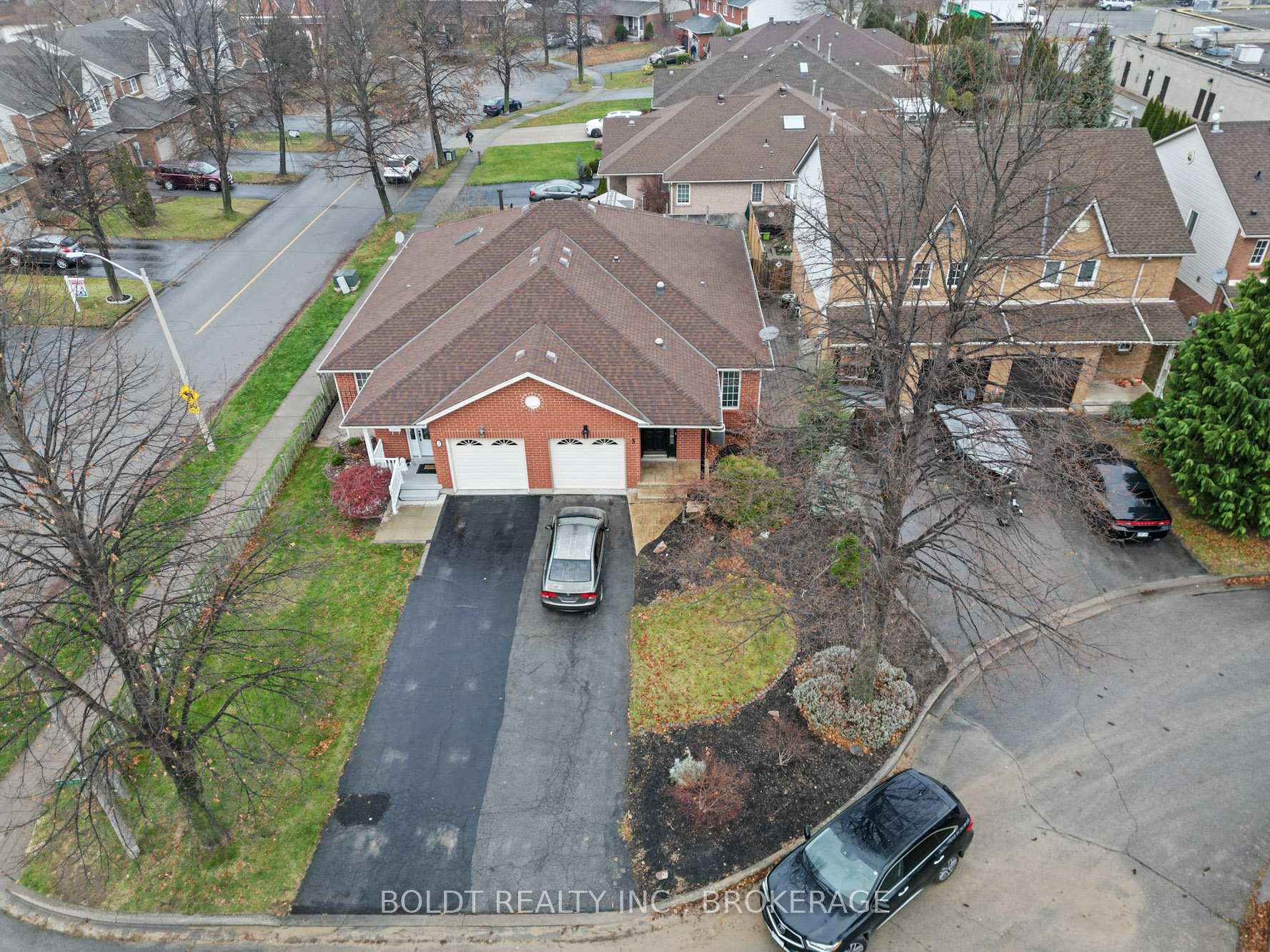 Photo 3 of 3 Jordan Court, St. Catharines, Lakeport — HOMEH