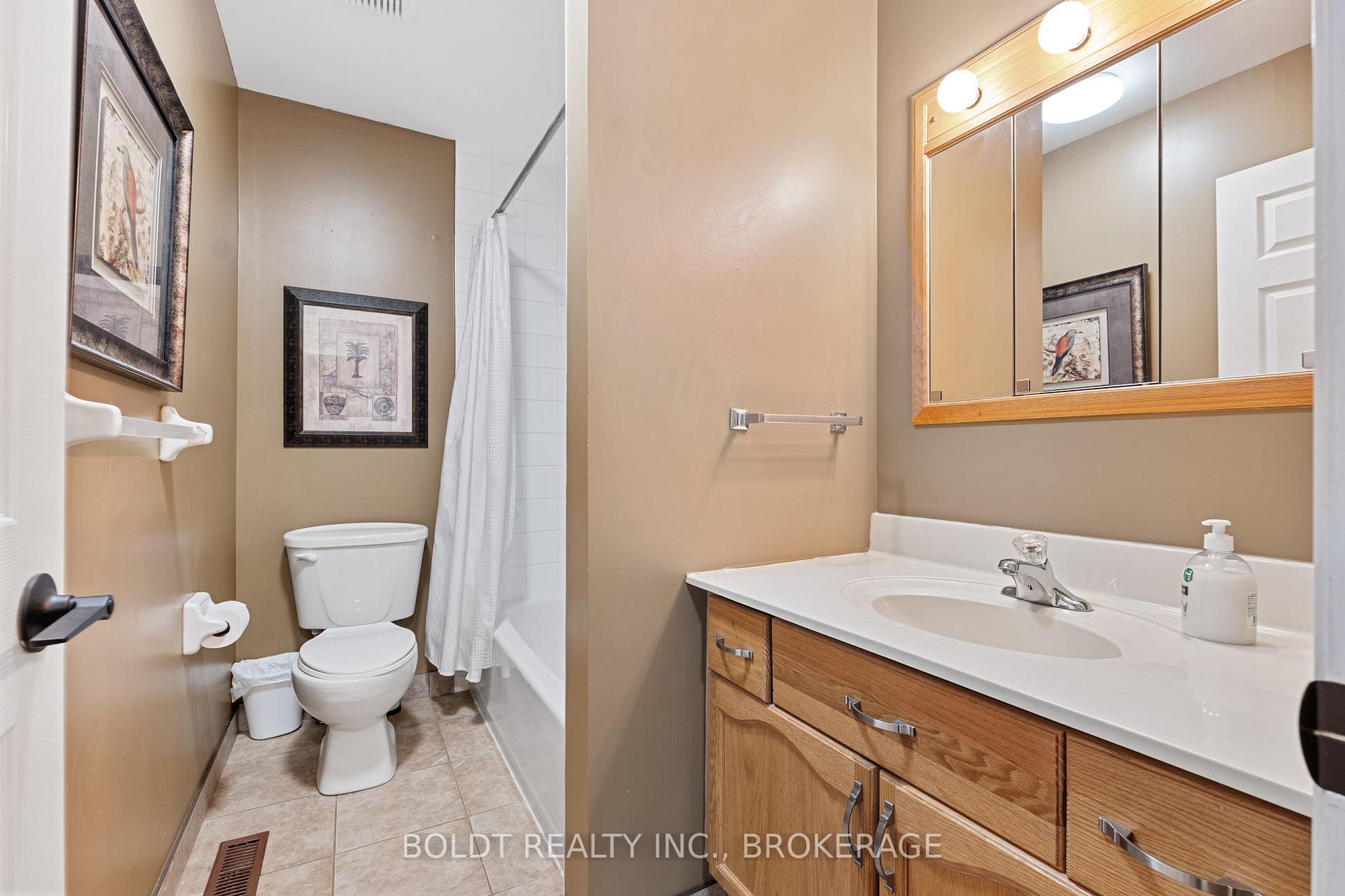 Photo 7 of 3 Jordan Court, St. Catharines, Lakeport — HOMEH