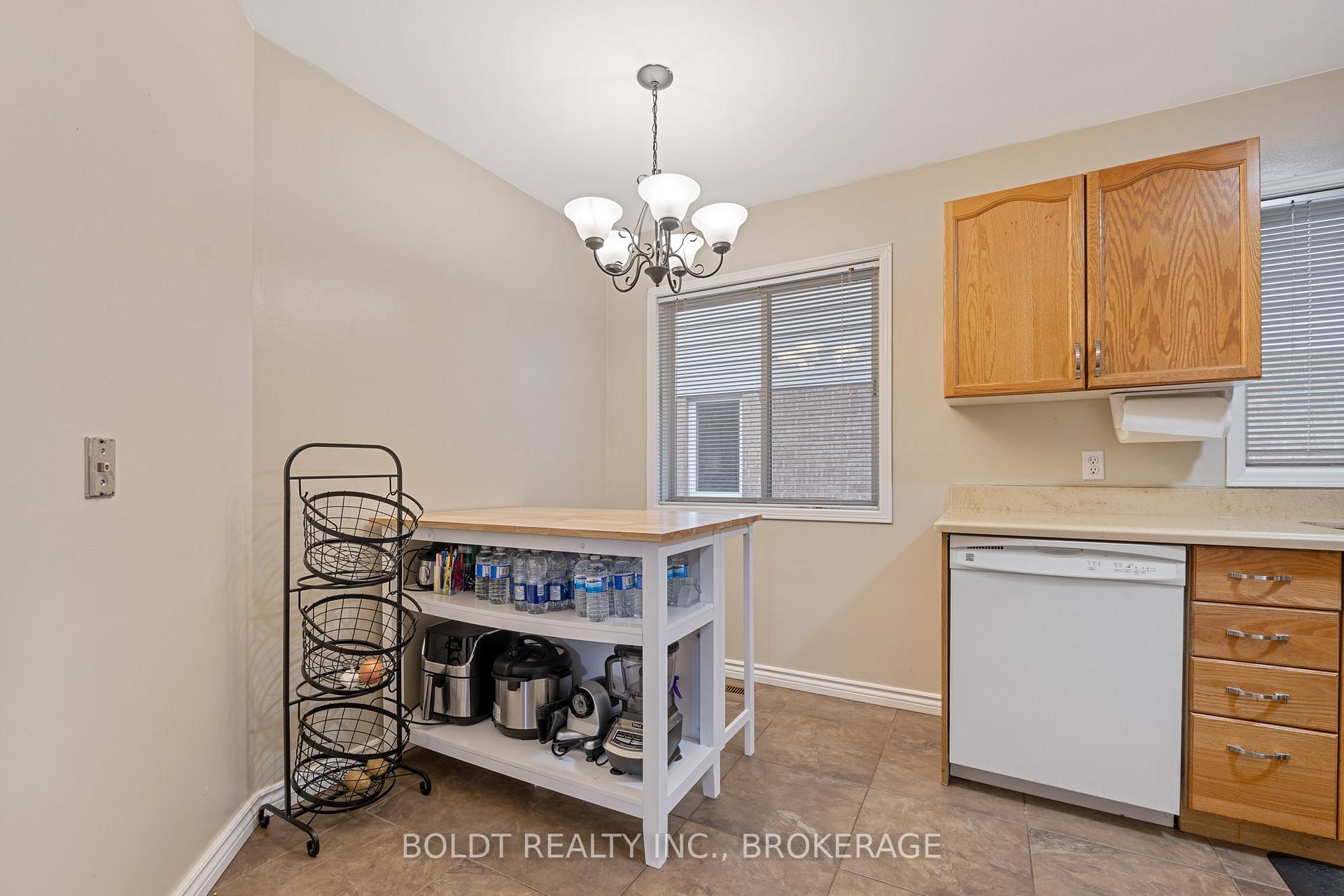 Photo 13 of 3 Jordan Court, St. Catharines, Lakeport — HOMEH