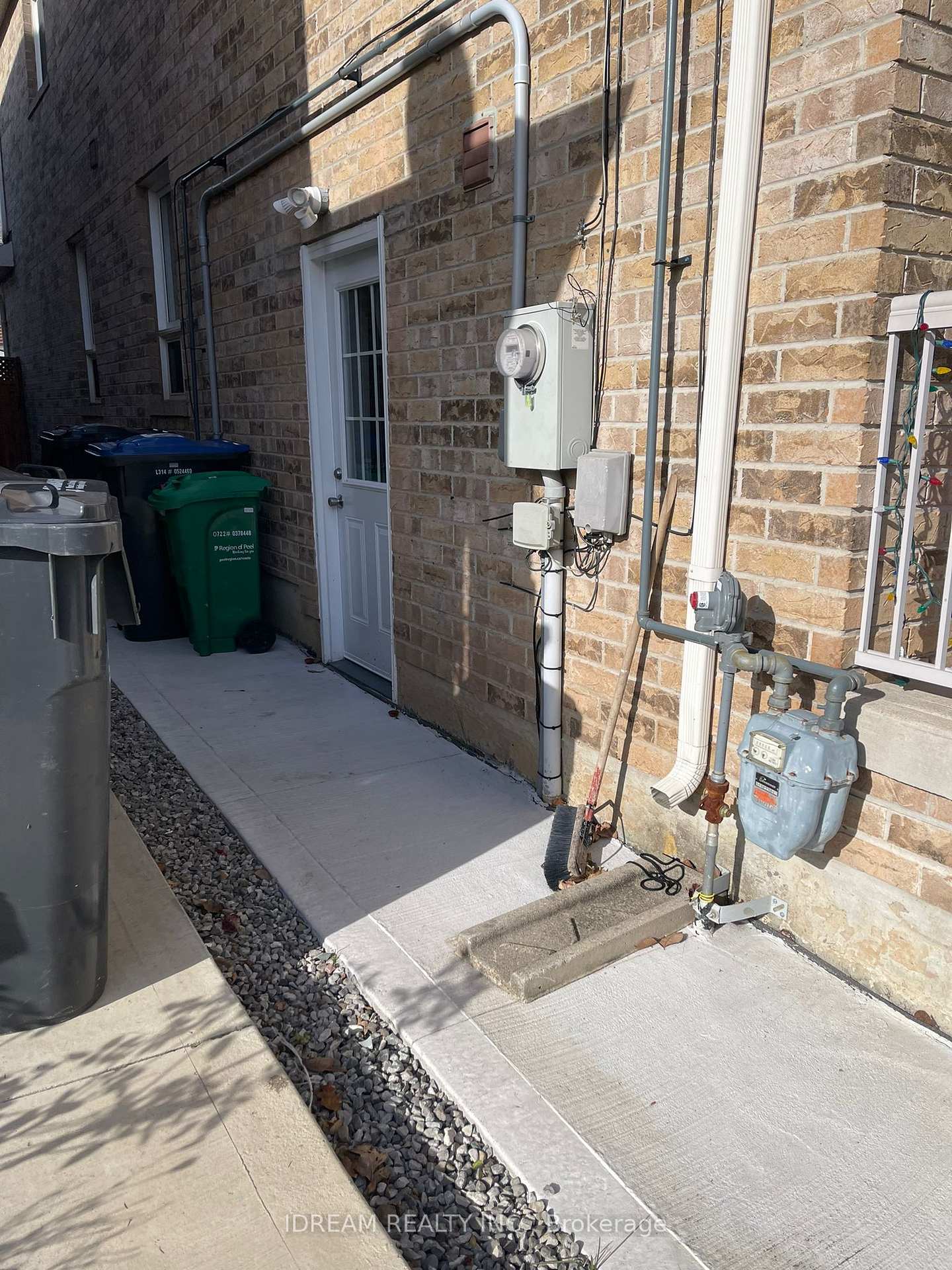 Photo 2 of Unit Bsmt, 61 Luella Crescent, Brampton, Fletcher's Meadow — HOMEH