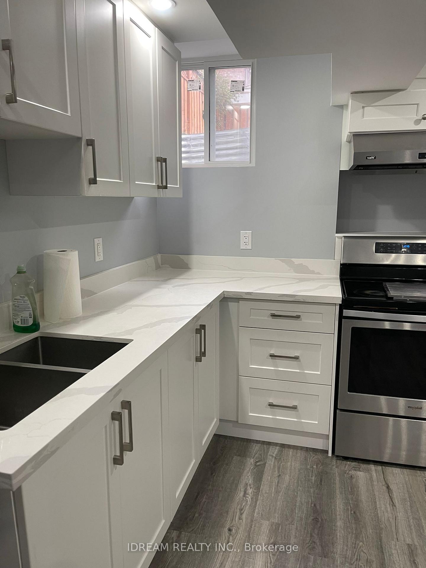 Photo 4 of Unit Bsmt, 61 Luella Crescent, Brampton, Fletcher's Meadow — HOMEH