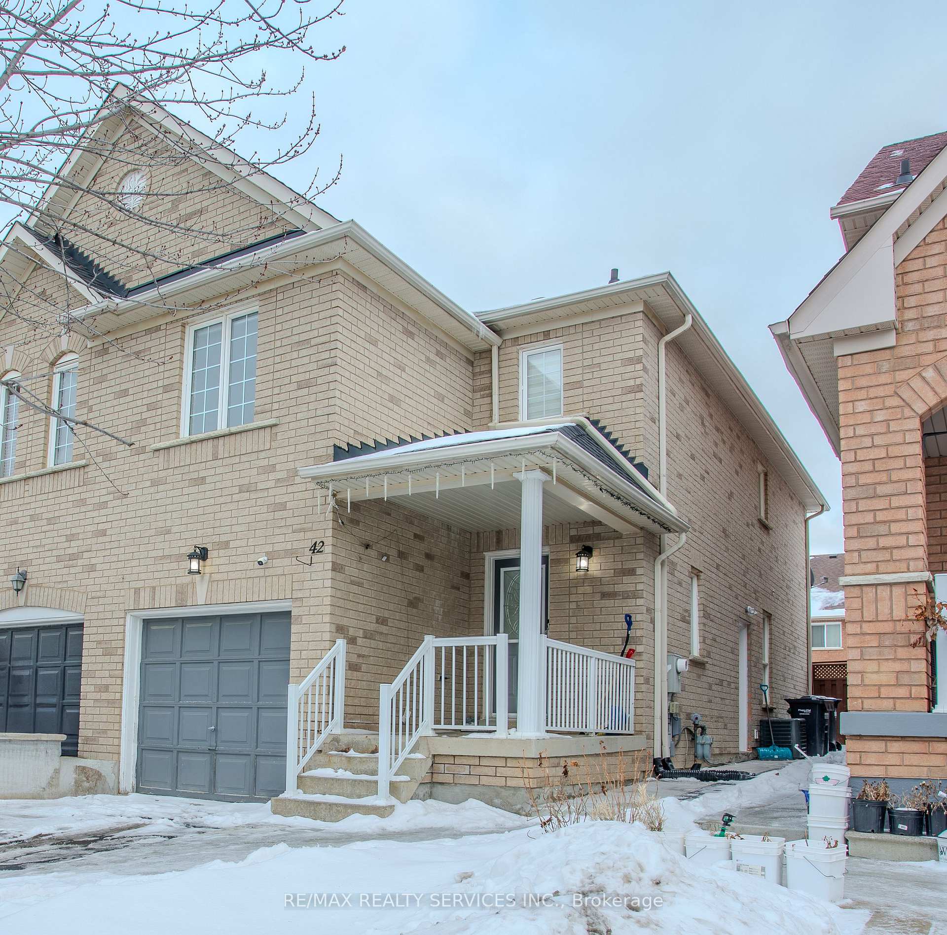 Photo 3 of 42 Cadillac Crescent, Brampton, Fletcher's Meadow — HOMEH