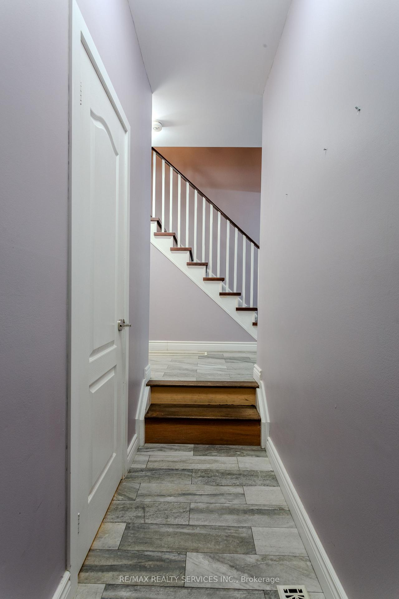 Photo 12 of 42 Cadillac Crescent, Brampton, Fletcher's Meadow — HOMEH