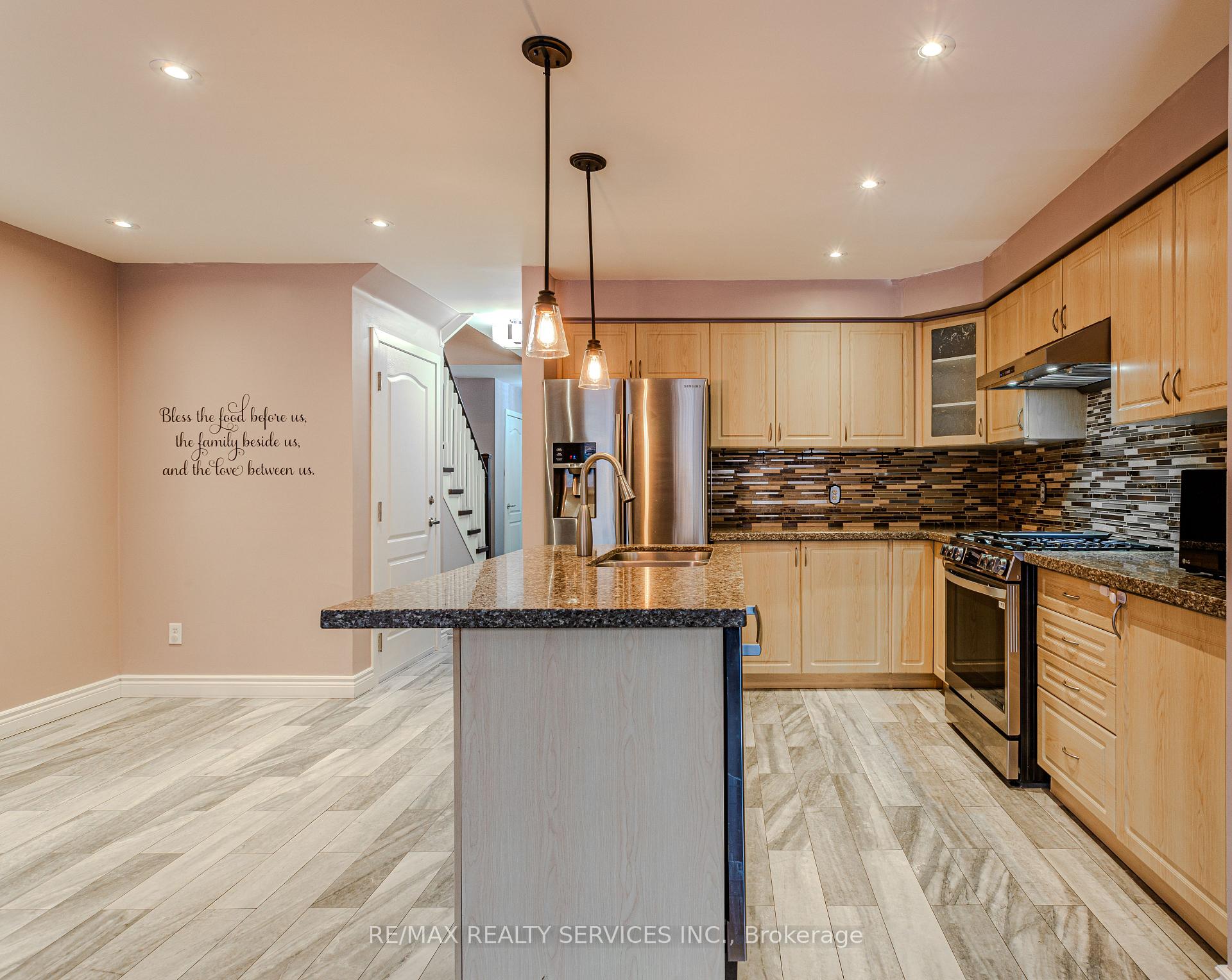 Photo 14 of 42 Cadillac Crescent, Brampton, Fletcher's Meadow — HOMEH