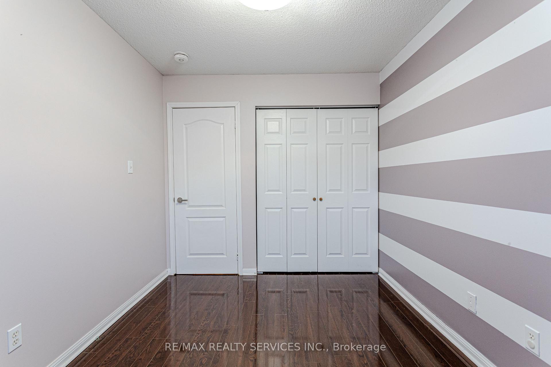 Photo 35 of 42 Cadillac Crescent, Brampton, Fletcher's Meadow — HOMEH