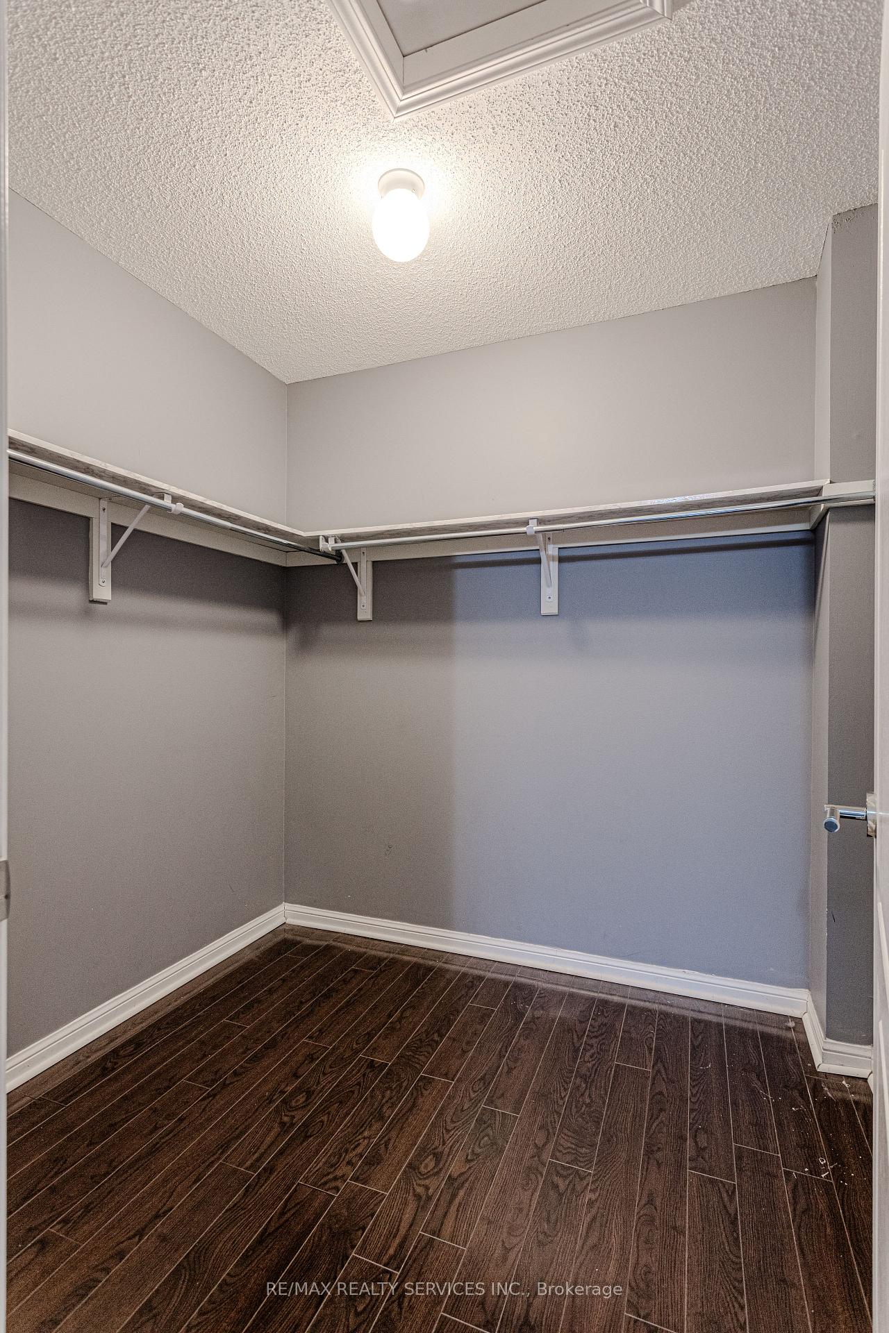 Photo 46 of 42 Cadillac Crescent, Brampton, Fletcher's Meadow — HOMEH