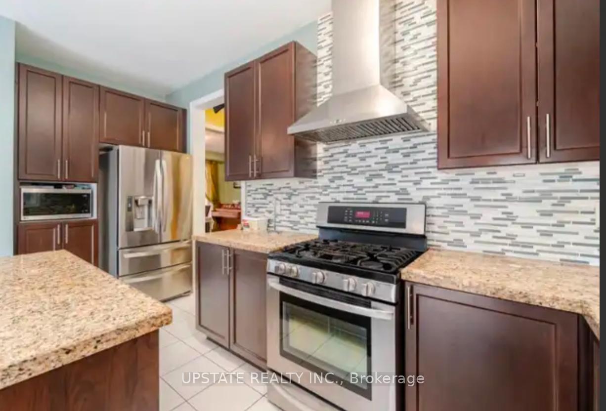 Photo 2 of 39 Mediterranean Crescent, Brampton, Bram West — HOMEH