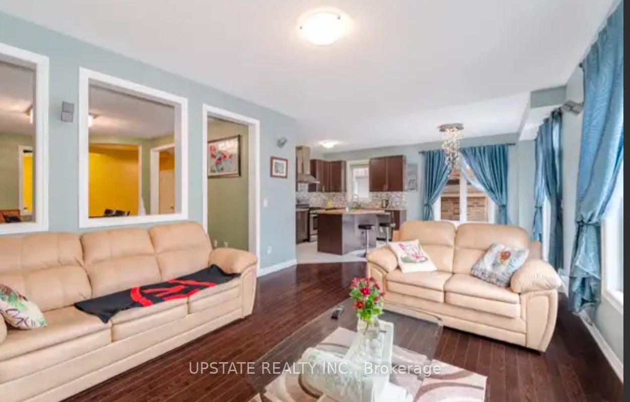 Photo 12 of 39 Mediterranean Crescent, Brampton, Bram West — HOMEH